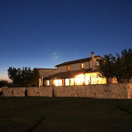 Agriturismo Lupo Cerrino タルクイーニア エクステリア 写真