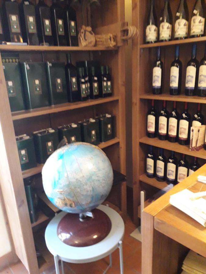 Agriturismo Lupo Cerrino タルクイーニア エクステリア 写真