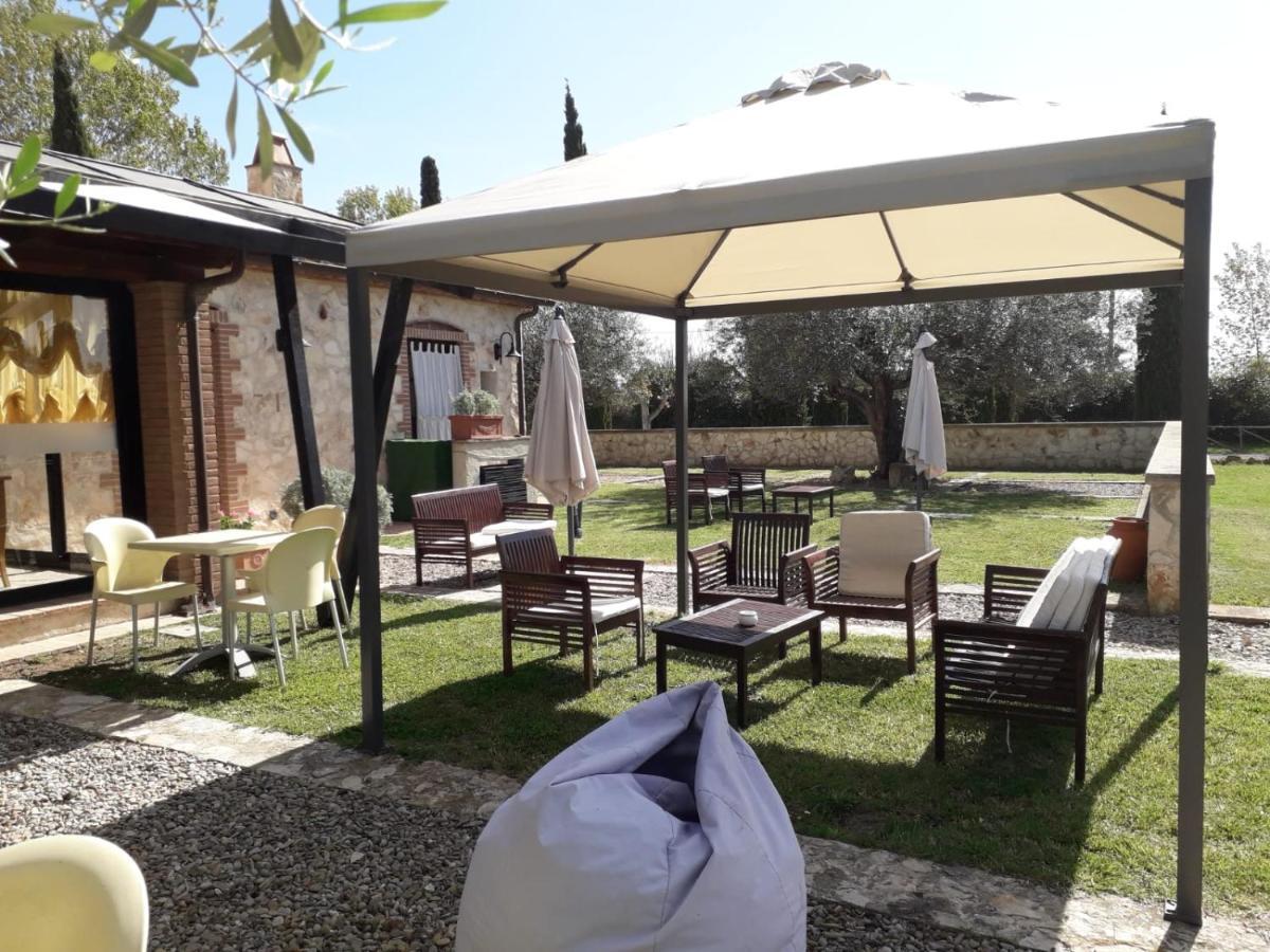 Agriturismo Lupo Cerrino タルクイーニア エクステリア 写真