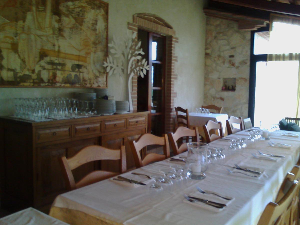 Agriturismo Lupo Cerrino タルクイーニア エクステリア 写真